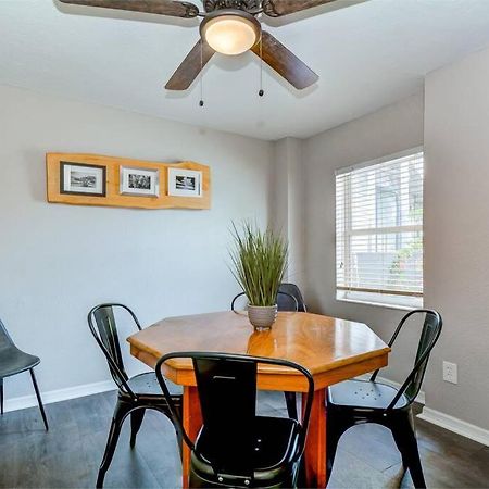 Driftwood Castle Urban Oasis With Firepit Near Convention Center And Amalie Arena, Room For 6 تامبا المظهر الخارجي الصورة