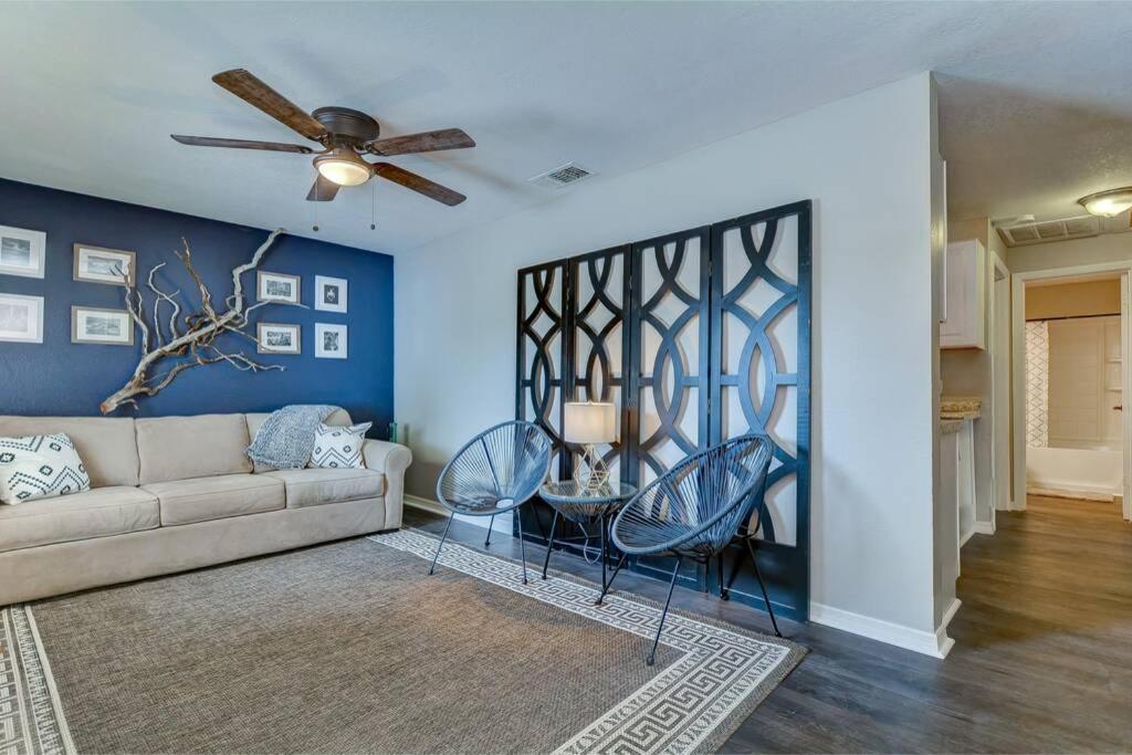 Driftwood Castle Urban Oasis With Firepit Near Convention Center And Amalie Arena, Room For 6 تامبا المظهر الخارجي الصورة